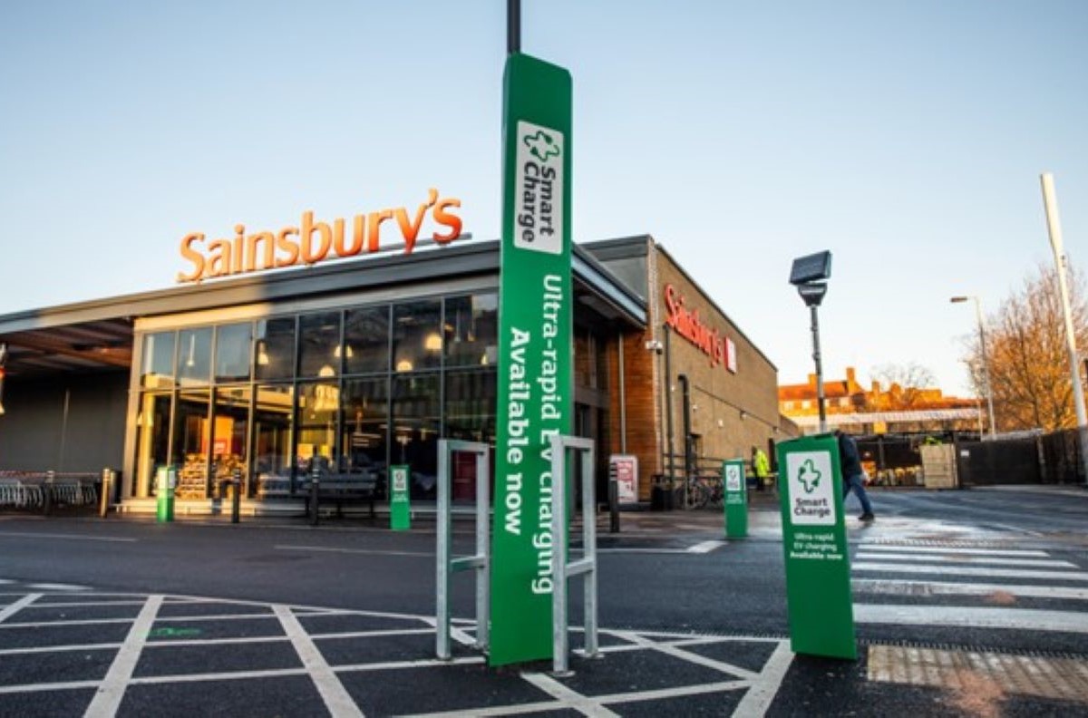 Sainsbury’s launches a new ultra-rapid service – Smart Charge Sainsbury’s launches a new ultra-rapid service – Smart Charge