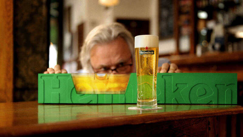Heineken’s specially designed “Beer Level,” guarantees perfectly aligned beers