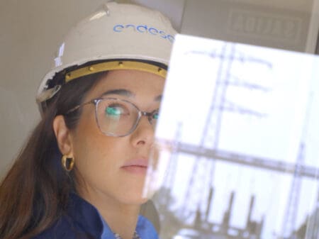 Endesa harnesses AI and 5G for smart grid worker safety Endesa harnesses AI and 5G for smart grid worker safety