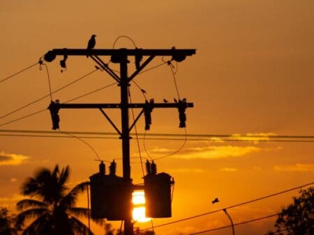 Following deadly fire, Hawaii utility plans to proactively cut power when risk is high