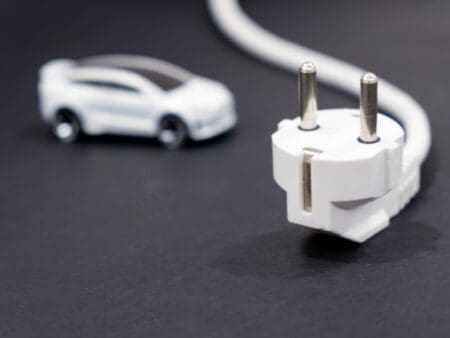 UK smart charging trial tests use of dynamic pricing for peak demand reduction
