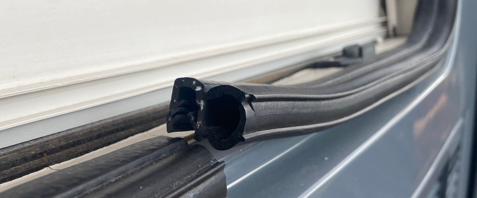 The Manufacturing Process of Rubber Edge Trims