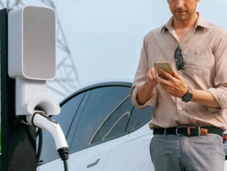 UK tests workplace vehicle-to-grid with free chargers as incentive UK tests workplace vehicle-to-grid with free chargers as incentive