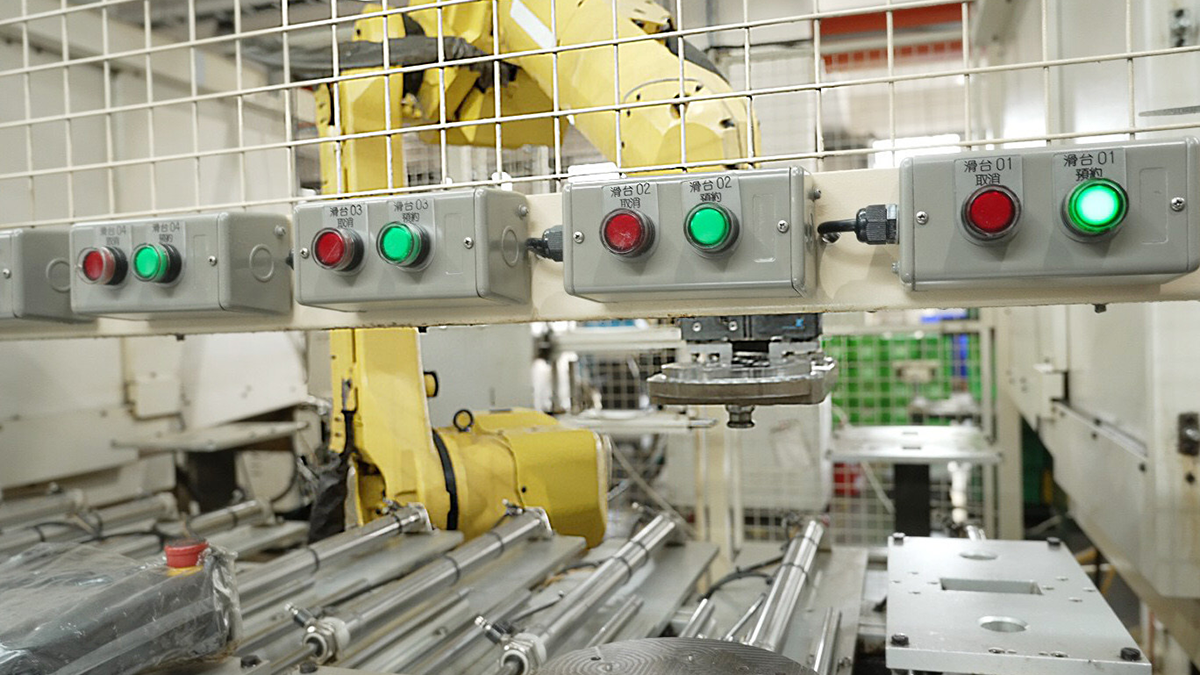 5G smart production lines boost bicycle manufacturing