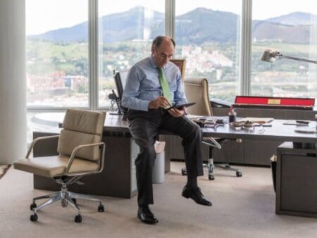 Iberdrola acquires British network operator Electricity North West