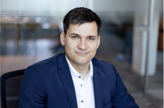 Can photonics help the semiconductor industry reach net-zero carbon emissions?