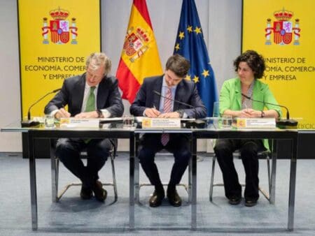 EIB and Iberdrola sign a €500m loan for smart networks in Spain