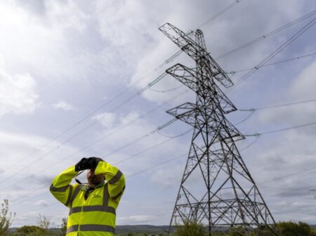 GB electricity distribution networks investment needs to double – report