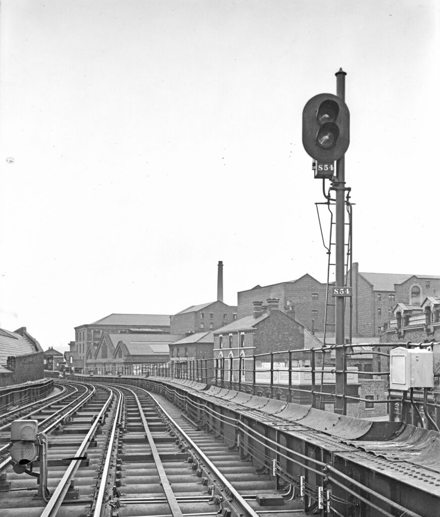 Railway 200: Signalling