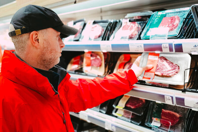 Amcor and the Metsä Group collaborate to create a bio-based tray for demanding food packaging Amcor and the Metsä Group collaborate to create a bio-based tray for demanding food packaging