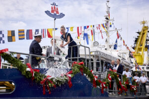 Two hybrid police boats christened at Port of Hamburg