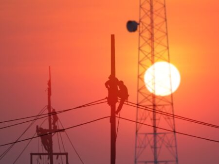 UK streamlines connections for small-scale energy projects