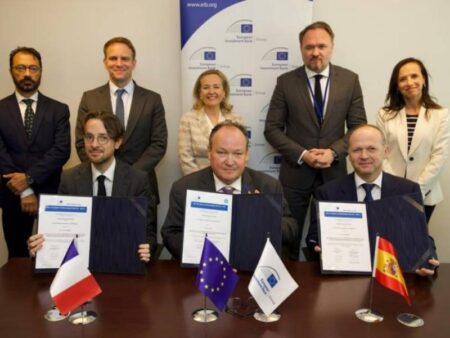 EIB signs €1.6bn in loans for Bay of Biscay interconnection EIB signs €1.6bn in loans for Bay of Biscay interconnection