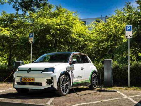 V2G car-sharing project Utrecht Energised goes live