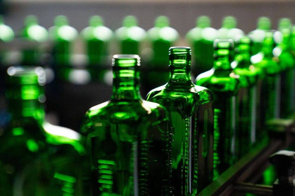 Jägermeister and Ardagh Glass Packaging deliver lower-carbon emerald glass