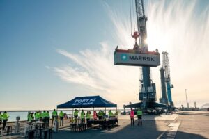 Port Nelson commissions New Zealand’s first electric mobile harbor crane Port Nelson commissions New Zealand’s first electric mobile harbor crane