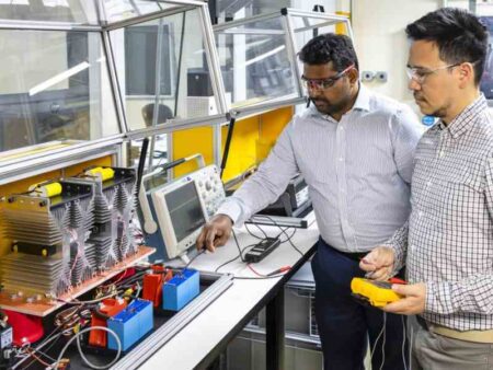 Researchers develop lower cost semiconductor-based MV circuit breakers