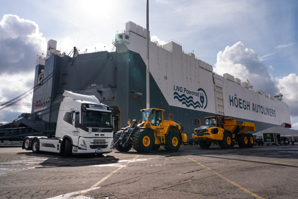 Latest dual-fuel PCTC from Höegh Autoliners named at Port of Gothenburg