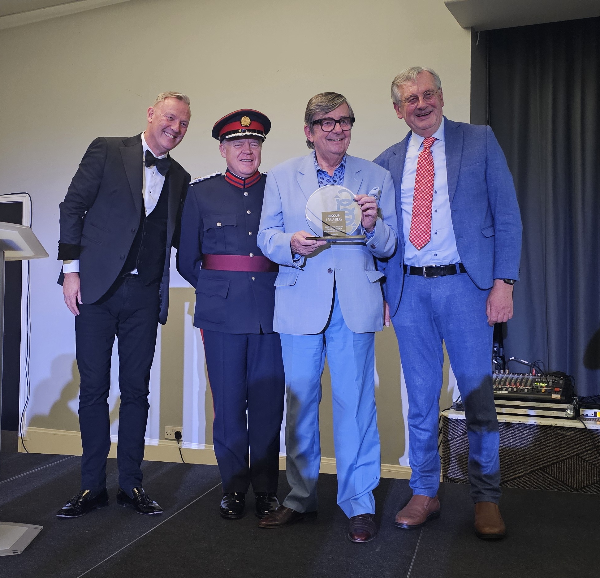 Amcor reusable solution wins RECOUP Award