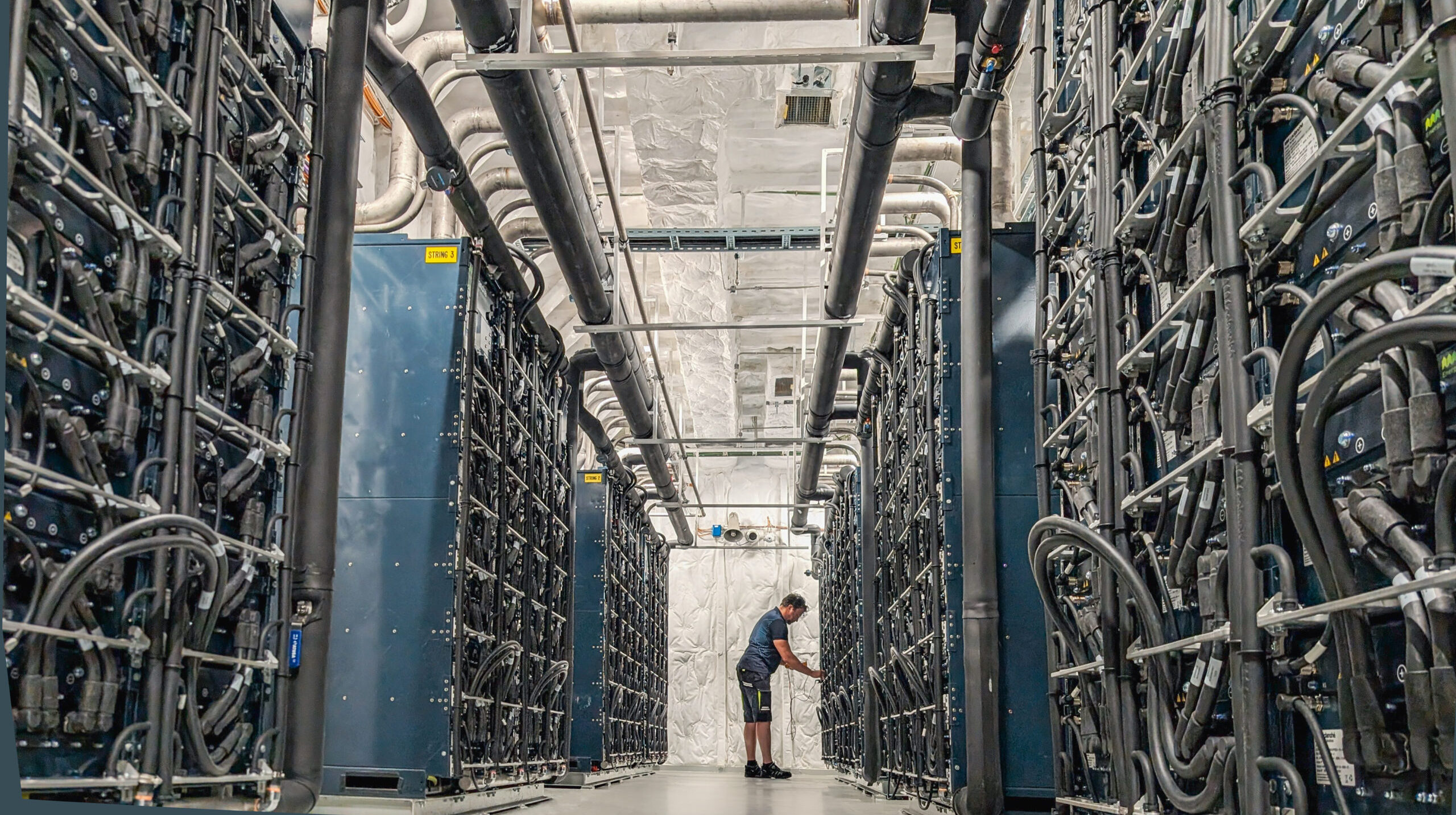 Leclanché and Century Ship Services successfully install marine battery systems on hybrid ocean cruise vessel