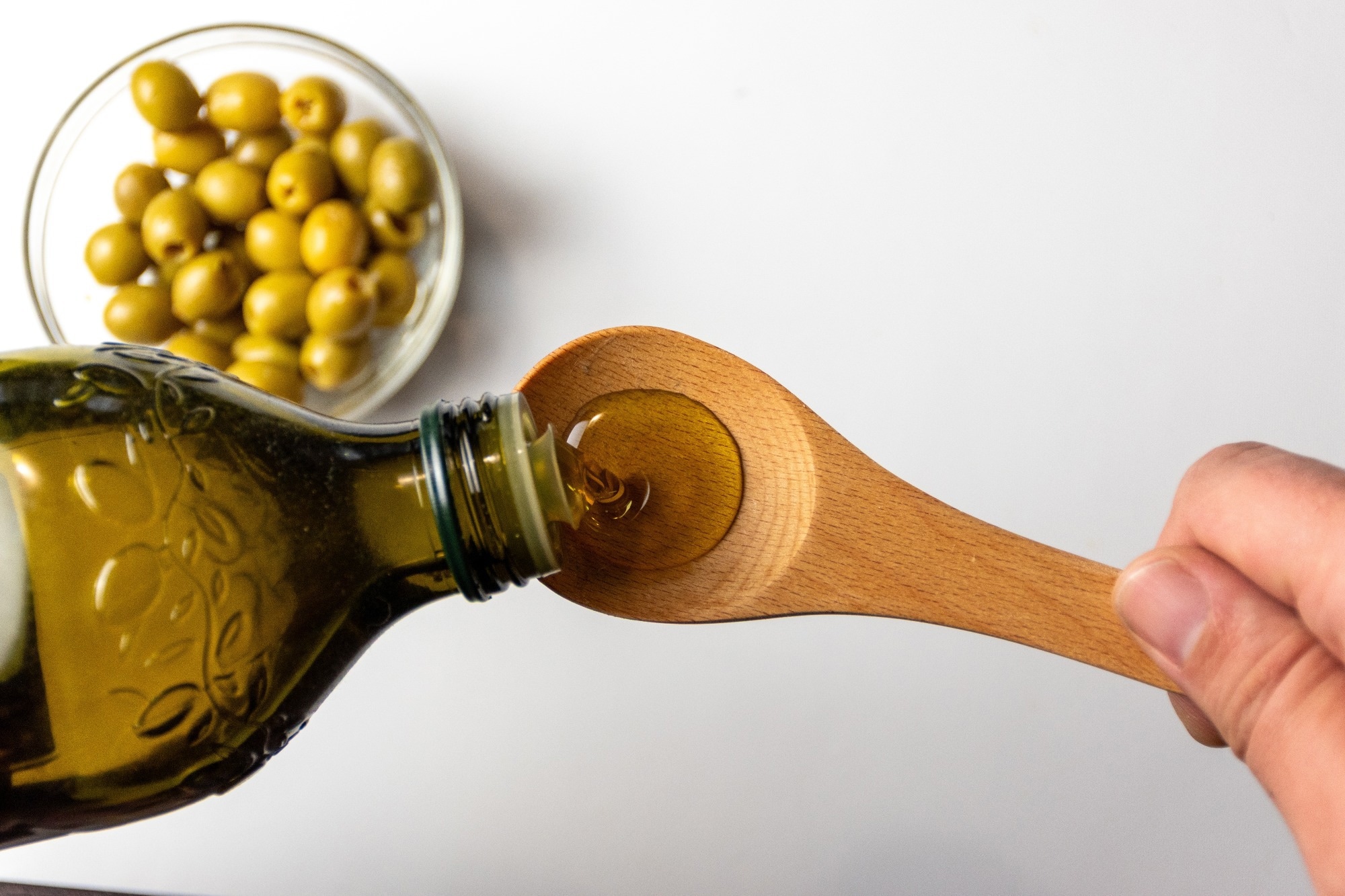 Olive oil intake is linked to lower belly fat and healthier weight