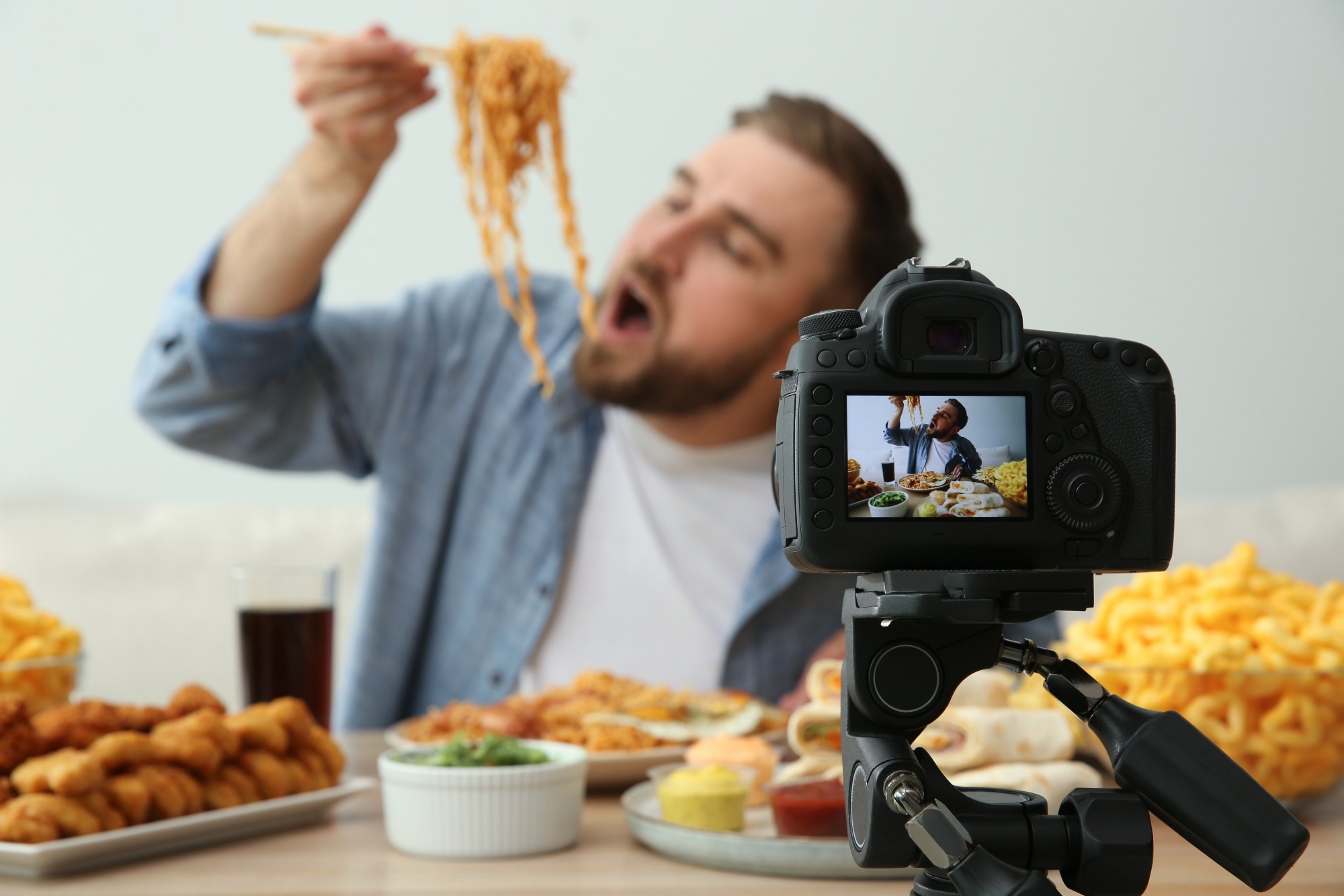 Social media food shows like Mukbang are changing how people eat Social media food shows like Mukbang are changing how people eat
