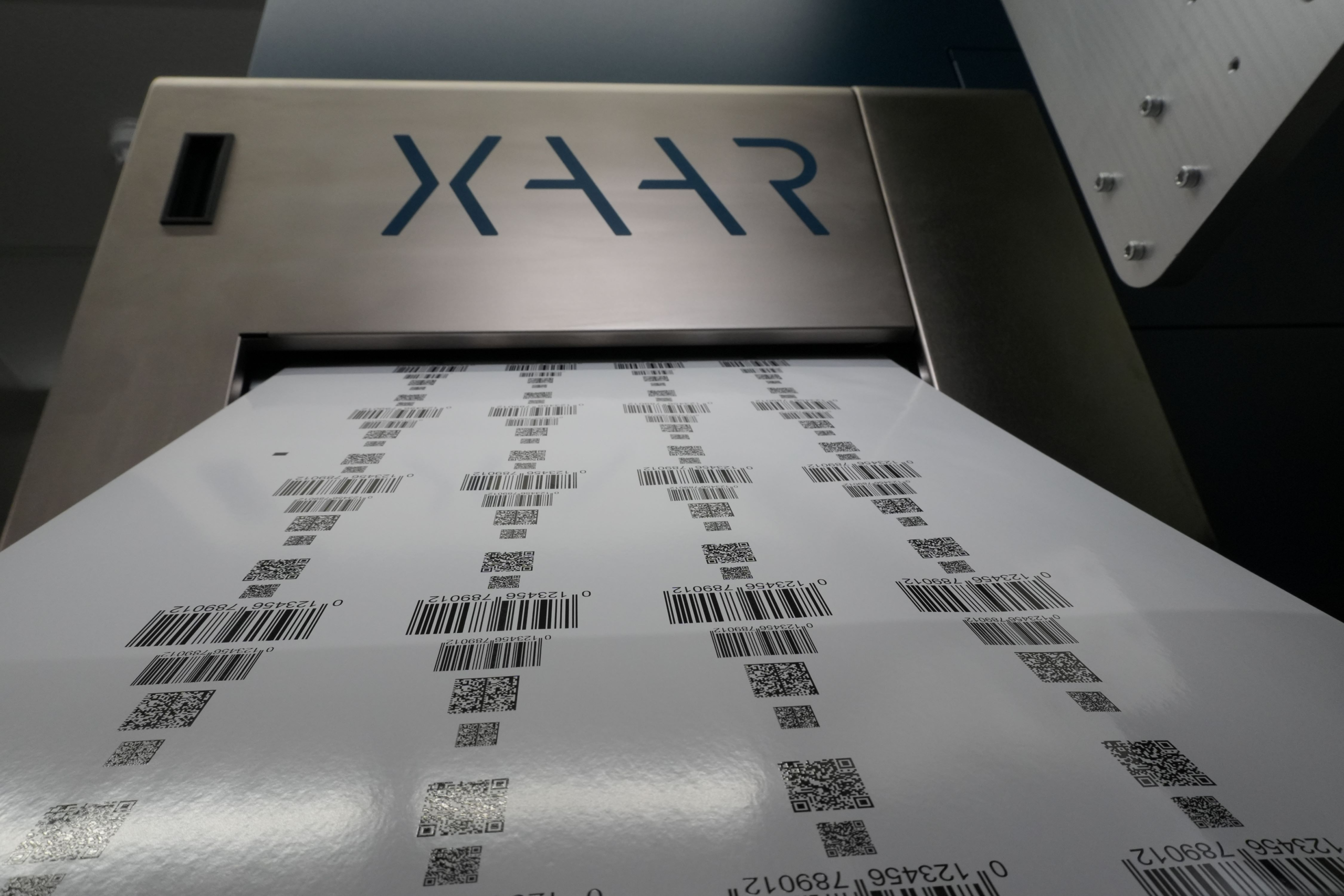 Xaar launches Versatex Black traceability printbar