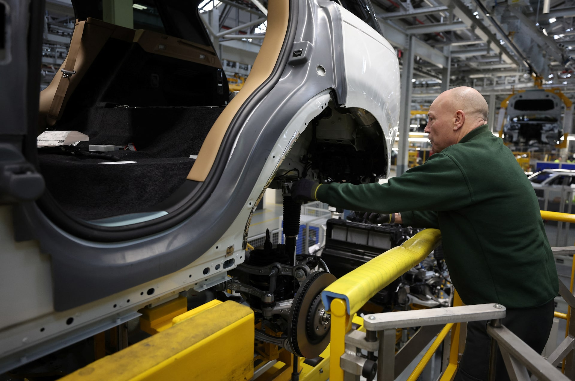 UK manufacturing orders hit weakest level since 2020