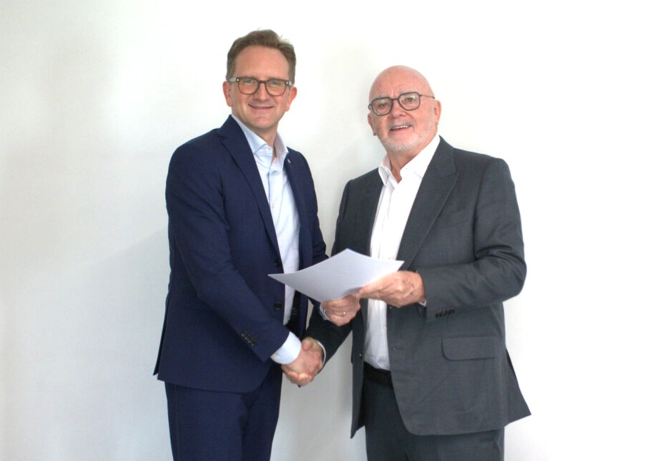 Johnson Matthey backs commercial e-SAF project Johnson Matthey backs commercial e-SAF project