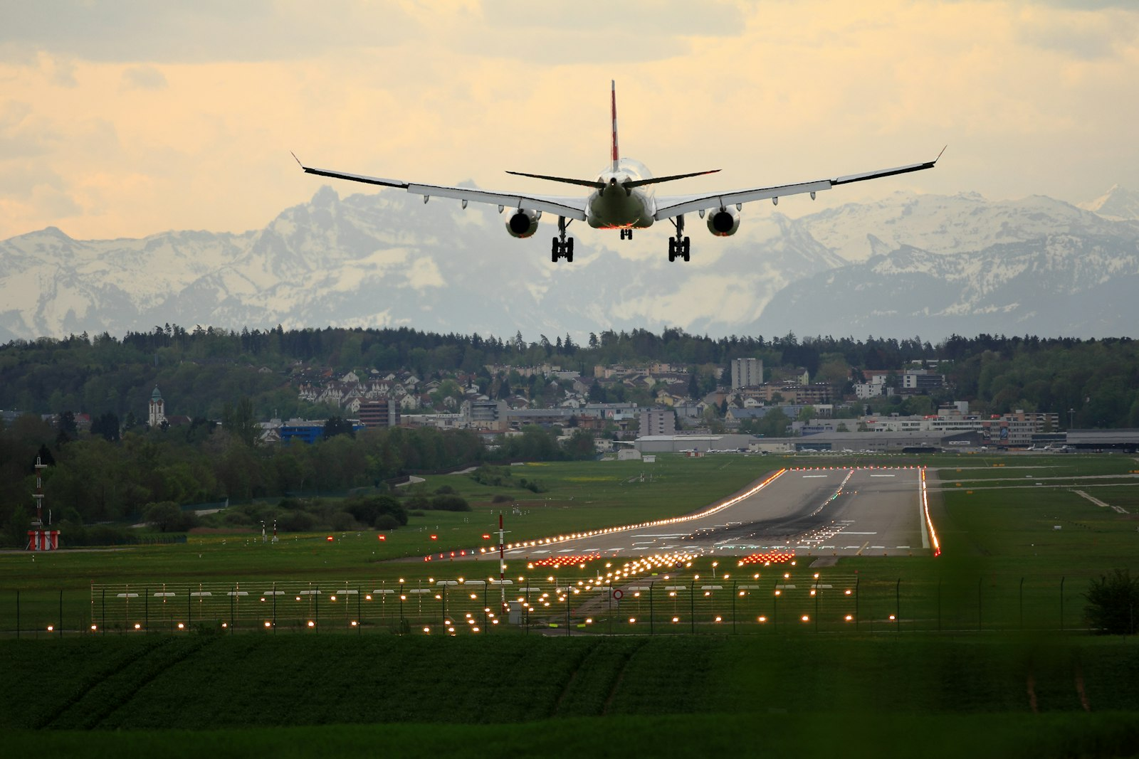 Collins expands Polish landing gear production