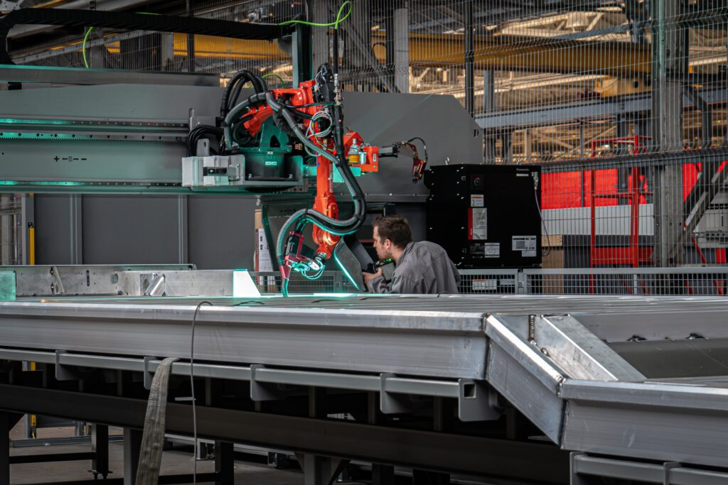 Fruehauf expands aluminium robotic welding capacity Fruehauf expands aluminium robotic welding capacity
