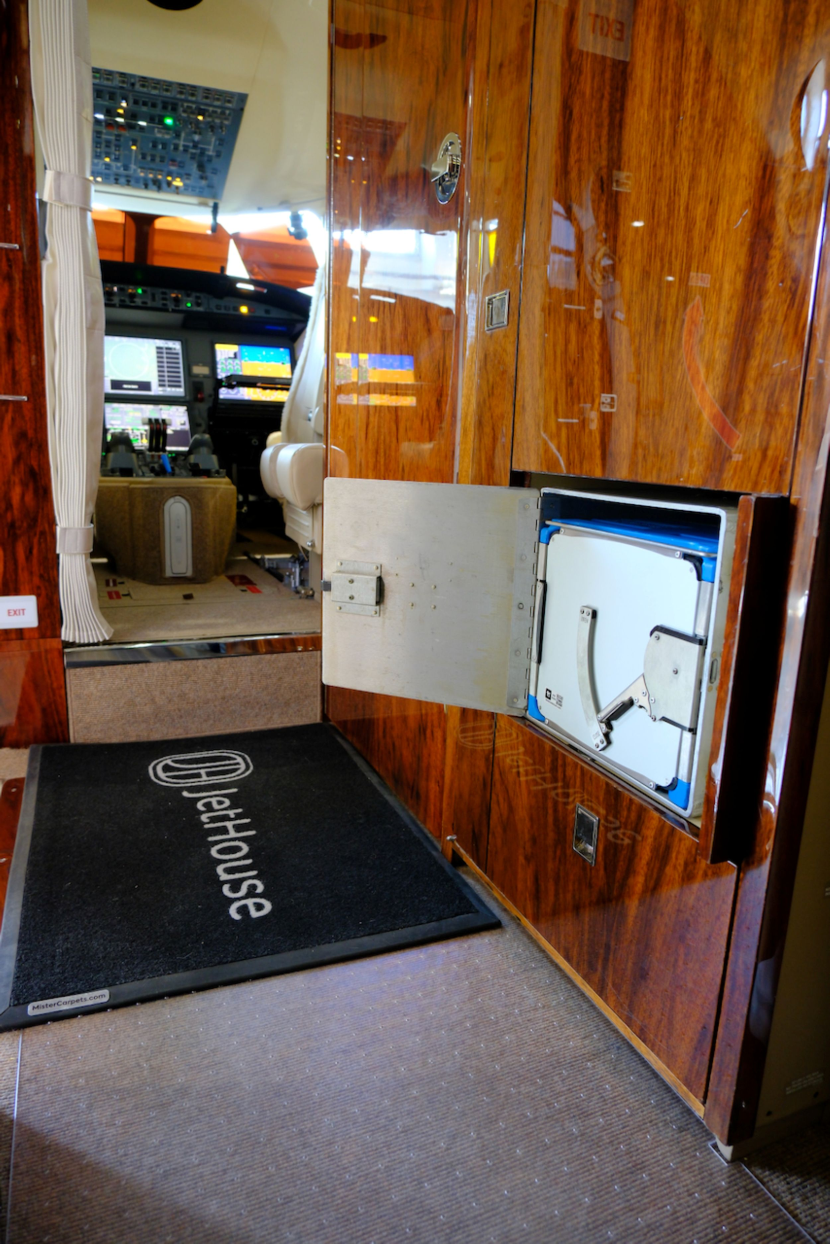 JetHouse upgrades long-haul catering with insulated box