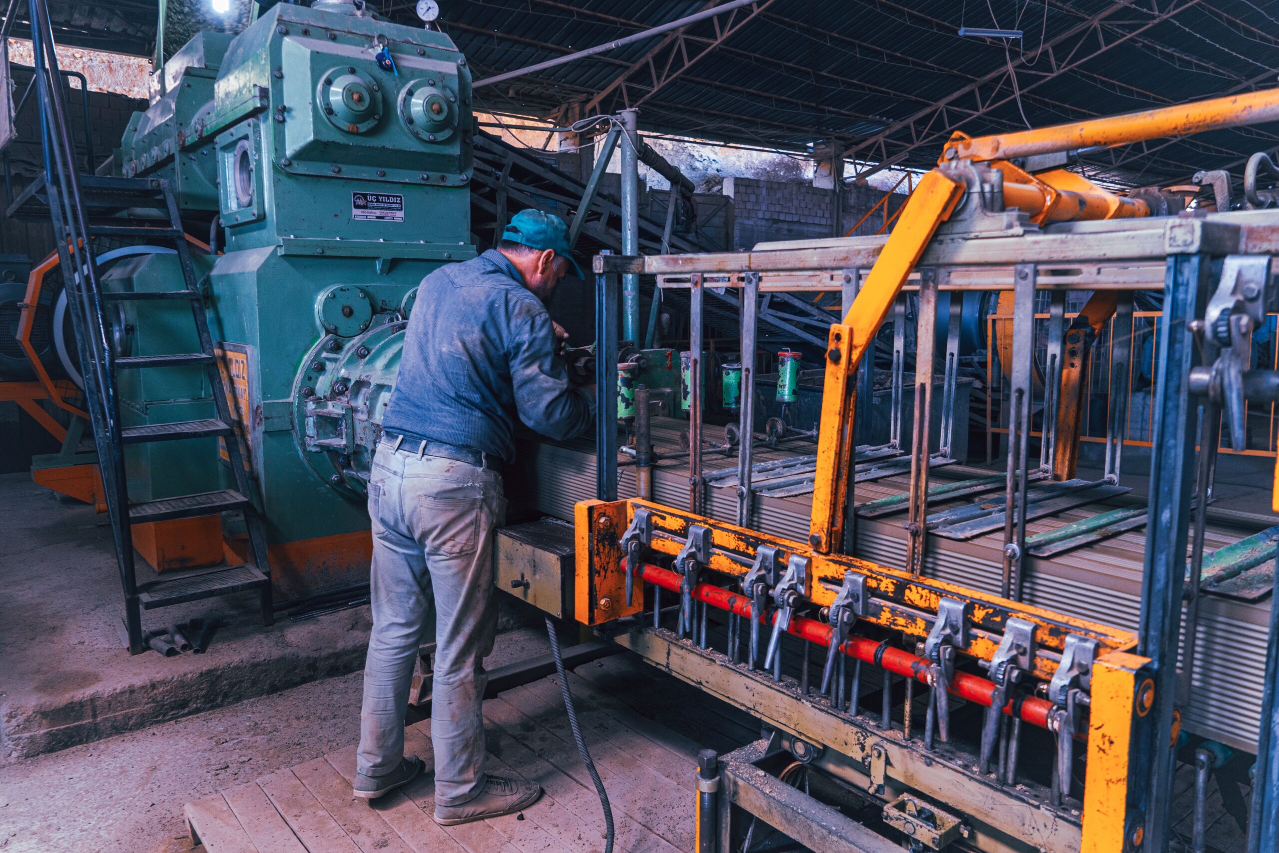 UK factory order books reach three-year high UK factory order books reach three-year high