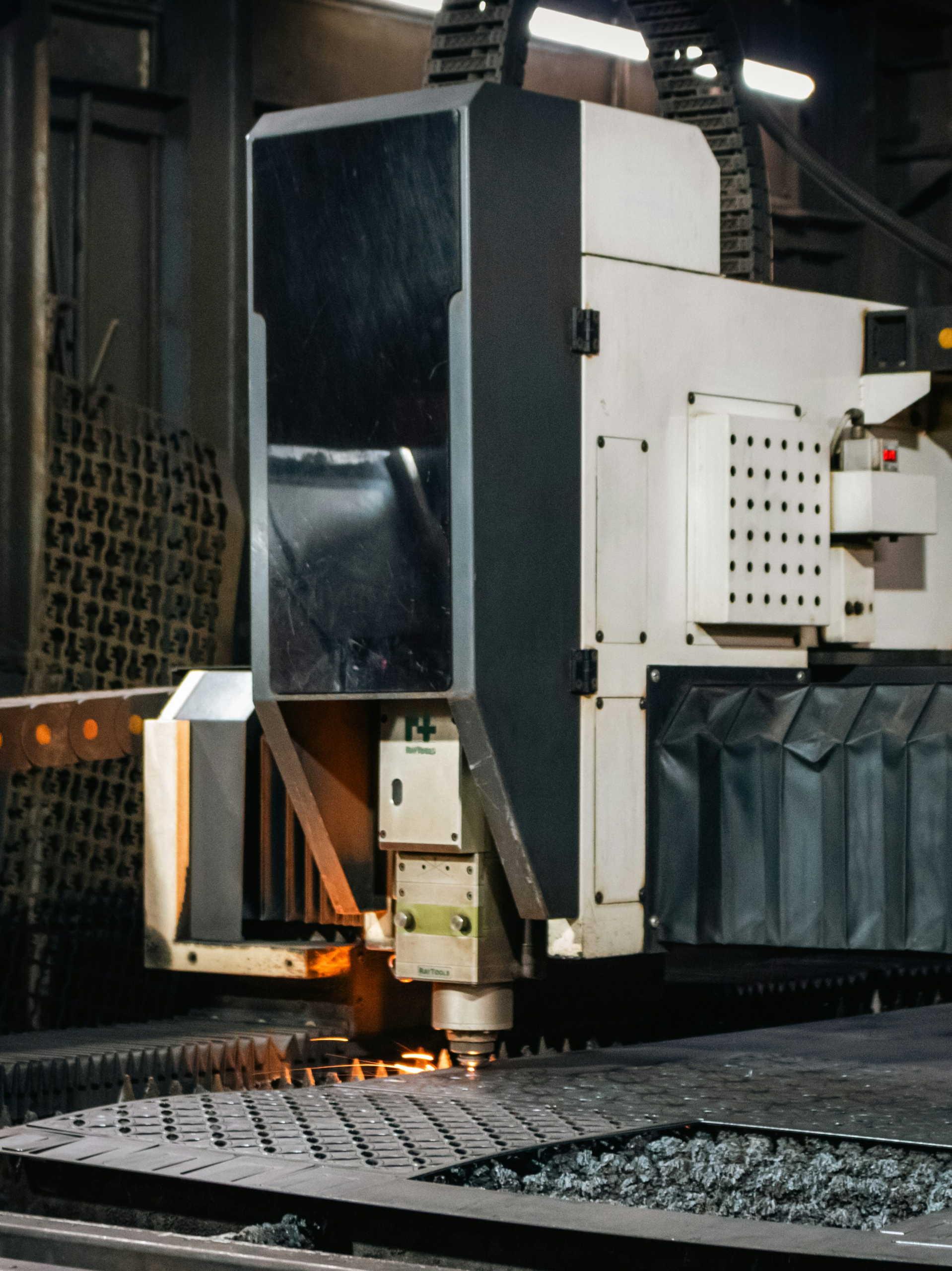 HS2 supplier installs 20kW fibre laser